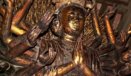 Video: Tượng phật Quan Âm nghìn tay nghìn mắt bị đánh cắp